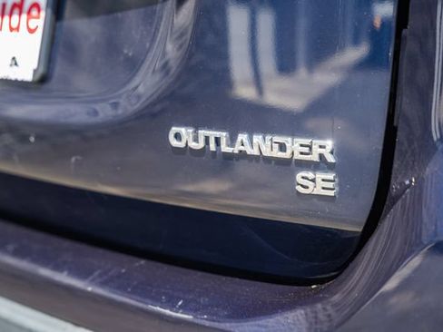 Used 2019 Mitsubishi Outlander SE AWD/4WD image 10