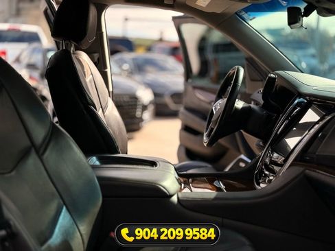 Used 2019 Cadillac Escalade Luxury AWD/4WD image 15