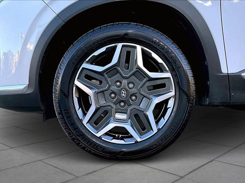 Used 2023 Hyundai Santa Fe SEL Premium image 11