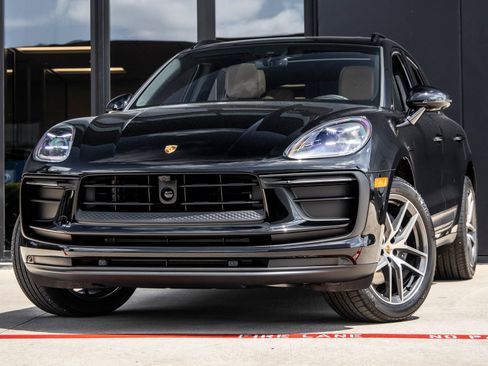 New 2026 Porsche Macan AWD/4WD image 1
