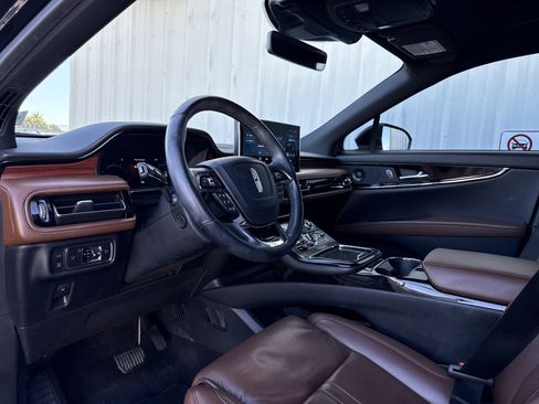 Used 2022 Lincoln Nautilus Reserve w/ Equipment Group 201A image 16