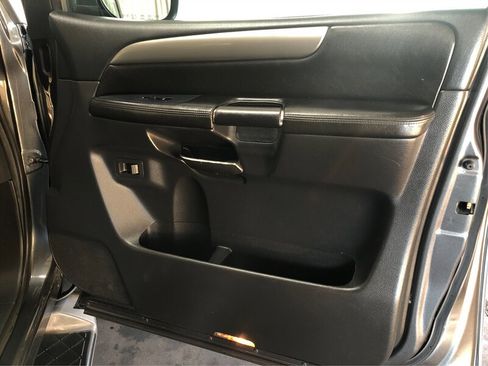 Used 2011 Nissan Armada SV image 16