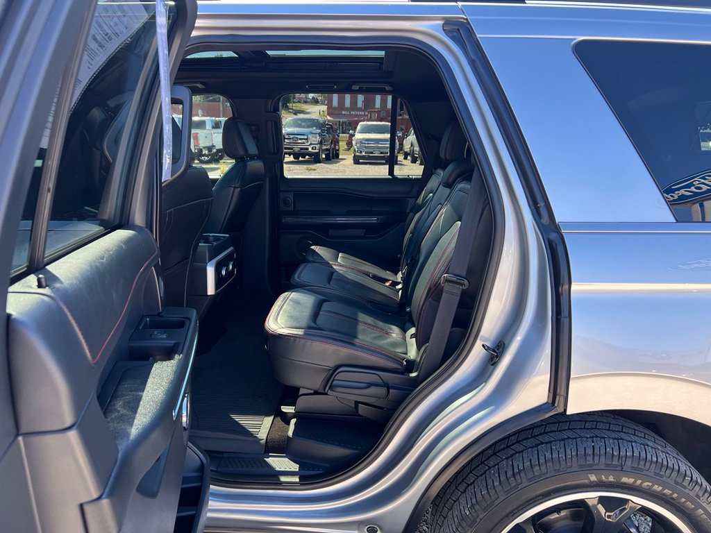 Used 2022 Ford Expedition Limited AWD/4WD image 17