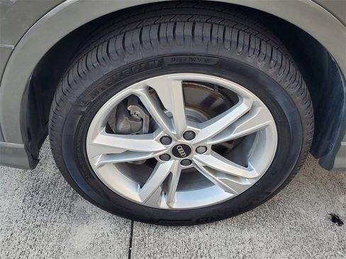 Used 2022 Audi Q3 2.0T Premium Plus w/ Premium Plus Package image 4