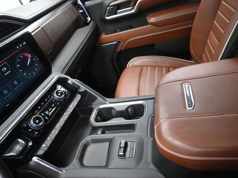 Used 2024 GMC Sierra 3500 Denali Ultimate image 21