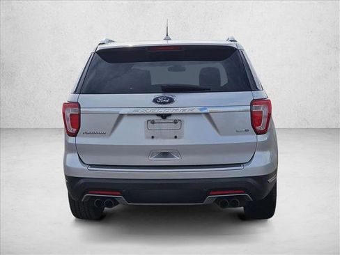 Used 2018 Ford Explorer Platinum image 6