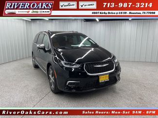 Used 2026 Chrysler Pacifica Pinnacle w/ Trailer Tow Group video 1