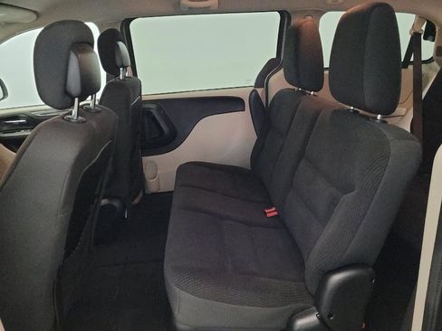 Used 2018 Dodge Grand Caravan SE w/ UConnect Hands-Free Group FWD image 18