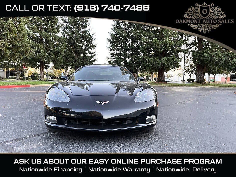 Used 2005 Chevrolet Corvette Coupe w/ Preferred Equipment Group RWD image 2