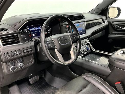 Used 2021 GMC Yukon Denali w/ Denali Premium Package AWD/4WD image 16