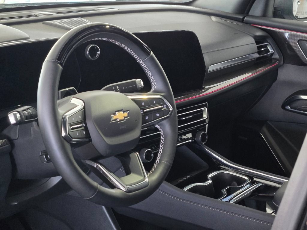 Certified 2025 Chevrolet Traverse High Country w/ LPO, Floor Liner Package AWD/4WD image 25