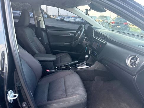 Used 2018 Toyota Corolla LE FWD image 17