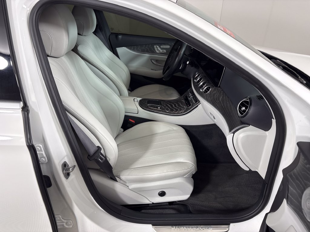 Used 2021 Mercedes-Benz E 350 Sedan image 6