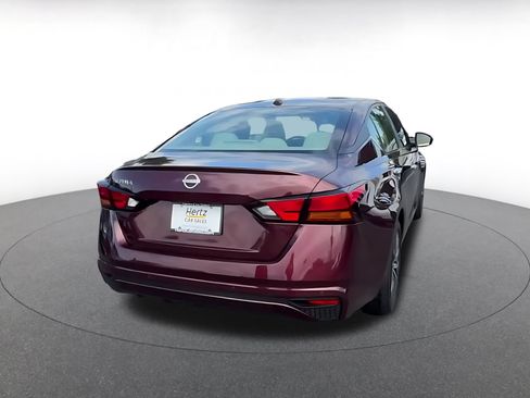 Used 2025 Nissan Altima 2.5 SV FWD image 14