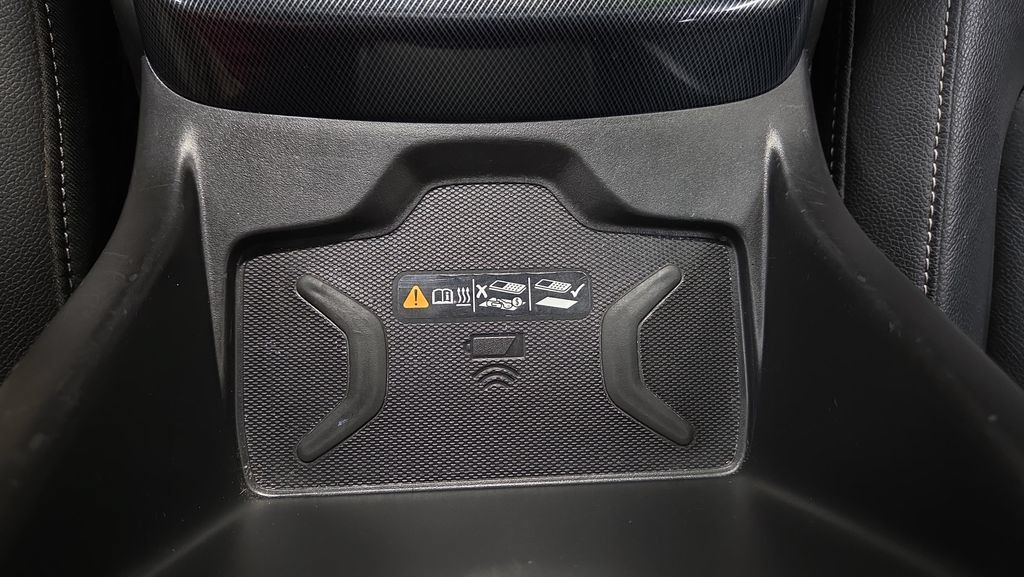 Used 2020 Chevrolet Colorado Z71 AWD/4WD image 17