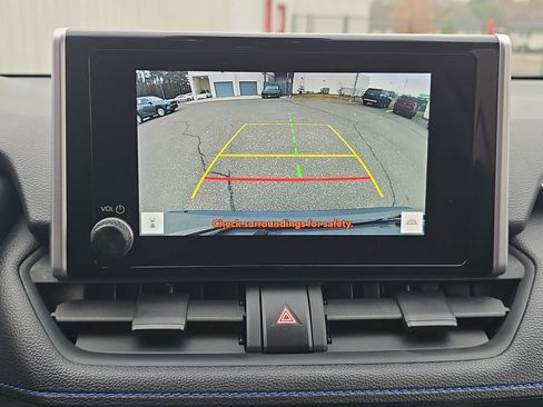 Used 2023 Toyota RAV4 SE image 29