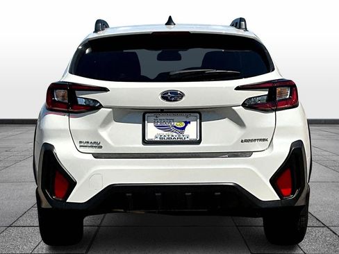 Used 2024 Subaru Crosstrek 2.0i Premium image 4