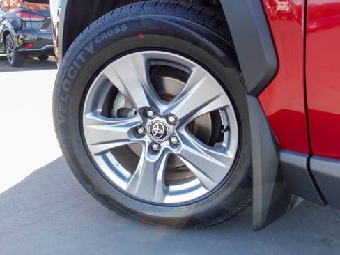Certified 2022 Toyota RAV4 XLE w/ Convenience Package FWD image 12