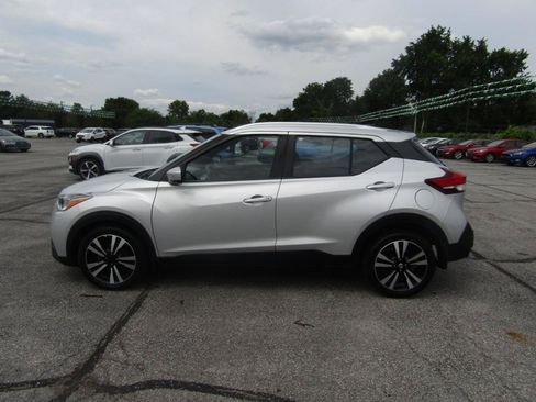 Used 2020 Nissan Kicks SV FWD image 4