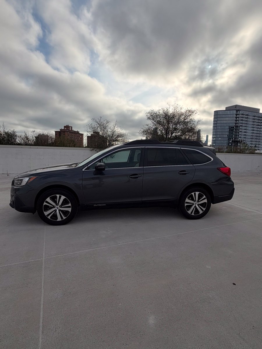Used 2018 Subaru Outback 2.5i Limited AWD/4WD image 12
