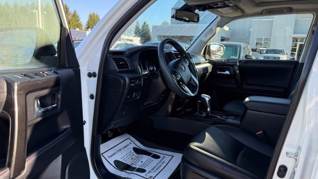 Used 2022 Toyota 4Runner TRD Pro AWD/4WD image 9