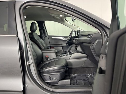 Used 2025 Ford Escape Platinum image 32