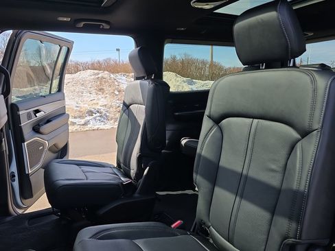 New 2026 Jeep Grand Wagoneer Limited image 16