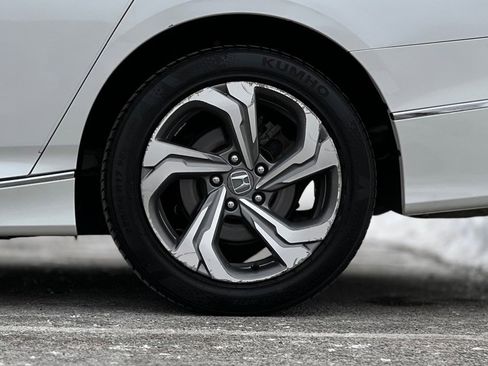Used 2019 Honda Accord EX image 40