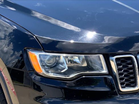 Used 2018 Jeep Grand Cherokee Laredo RWD image 26