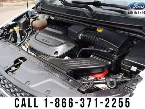 Used 2023 Chrysler Pacifica Touring-L FWD image 33