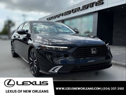 Used 2023 Honda Accord Touring image 1