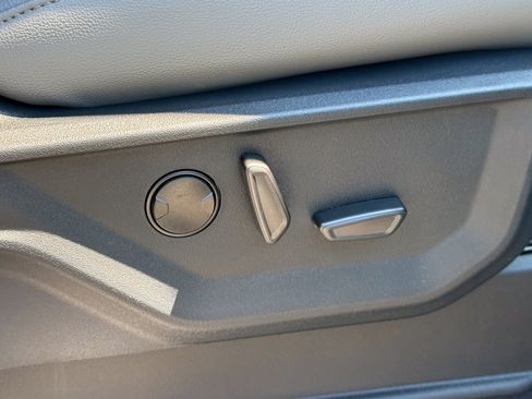 New 2025 Ford F150 Lightning Flash AWD/4WD image 15