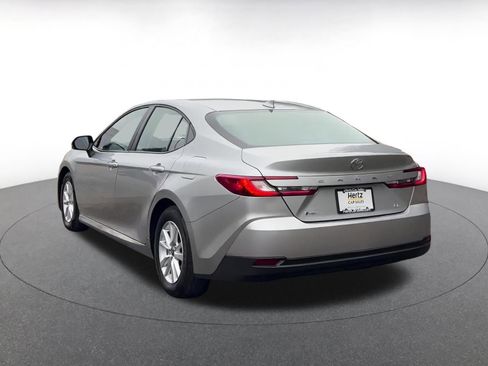 Used 2025 Toyota Camry LE image 11