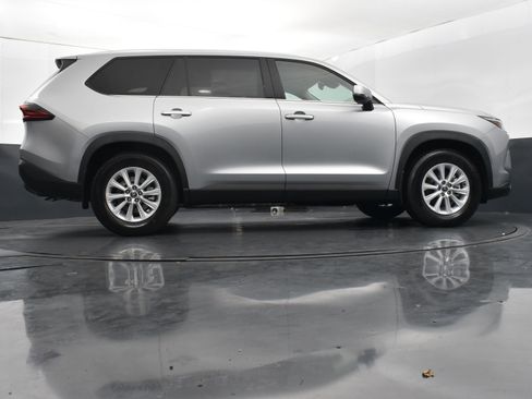 Used 2026 Toyota Grand Highlander XLE image 40