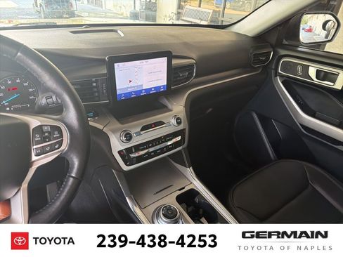 Used 2022 Ford Explorer XLT w/ Equipment Group 202A image 16