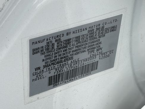 Used 2025 Nissan Kicks SV w/ Charging Package FWD image 9