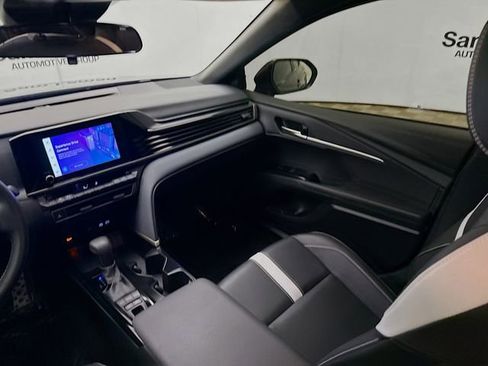 Used 2025 Toyota Camry SE image 22