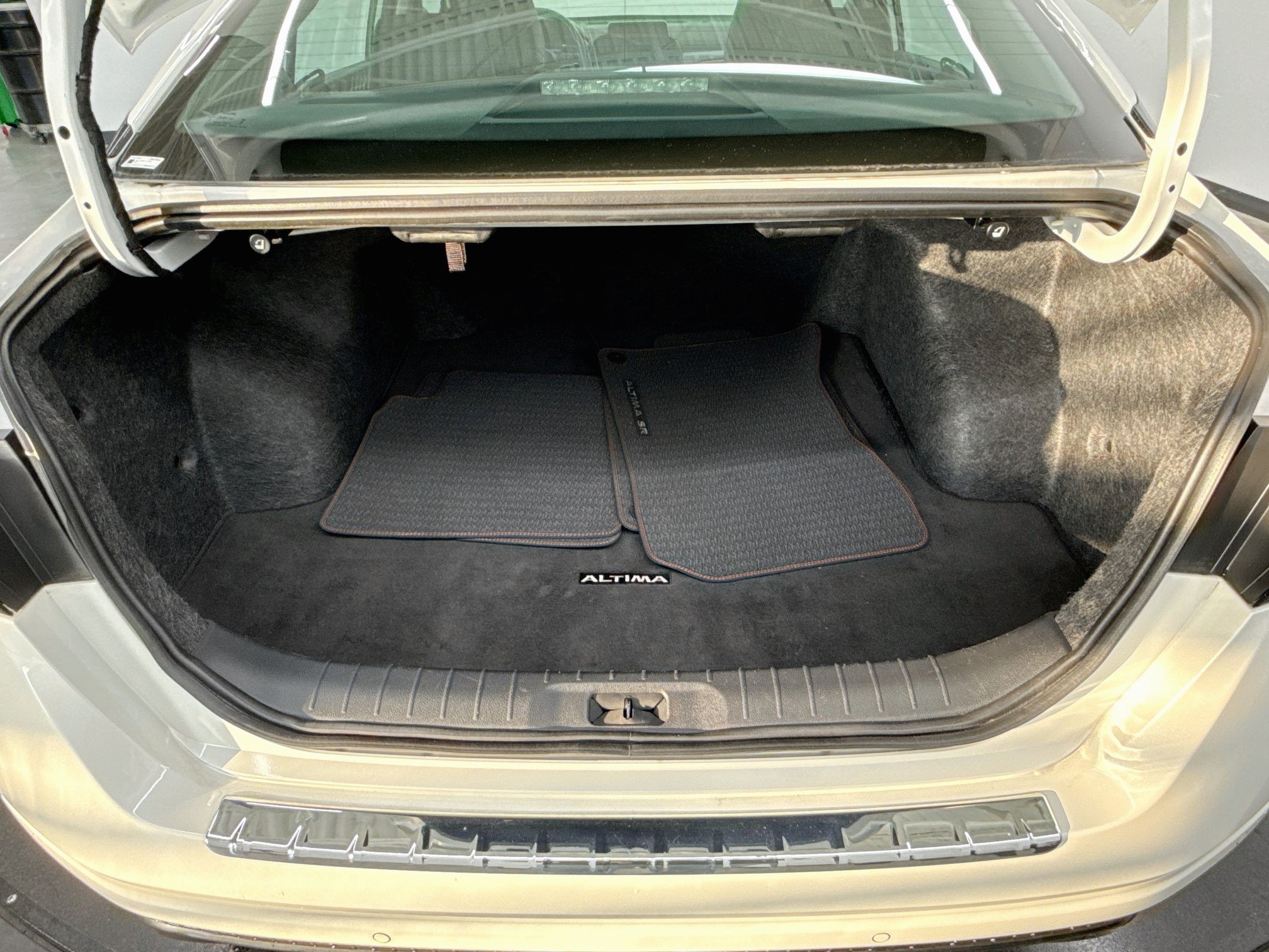 Used 2023 Nissan Altima 2.5 SR FWD image 26