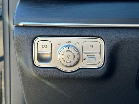 Certified 2025 Mercedes-Benz GLE 350 4MATIC image 29