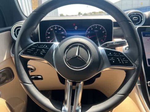 Used 2026 Mercedes-Benz GLC 300 image 24
