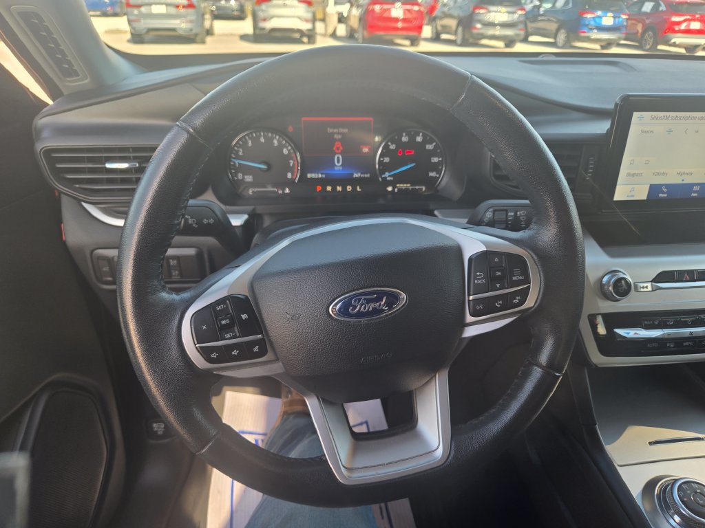 Used 2022 Ford Explorer XLT AWD/4WD image 11