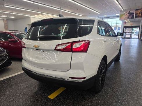 Used 2018 Chevrolet Equinox LS FWD image 4