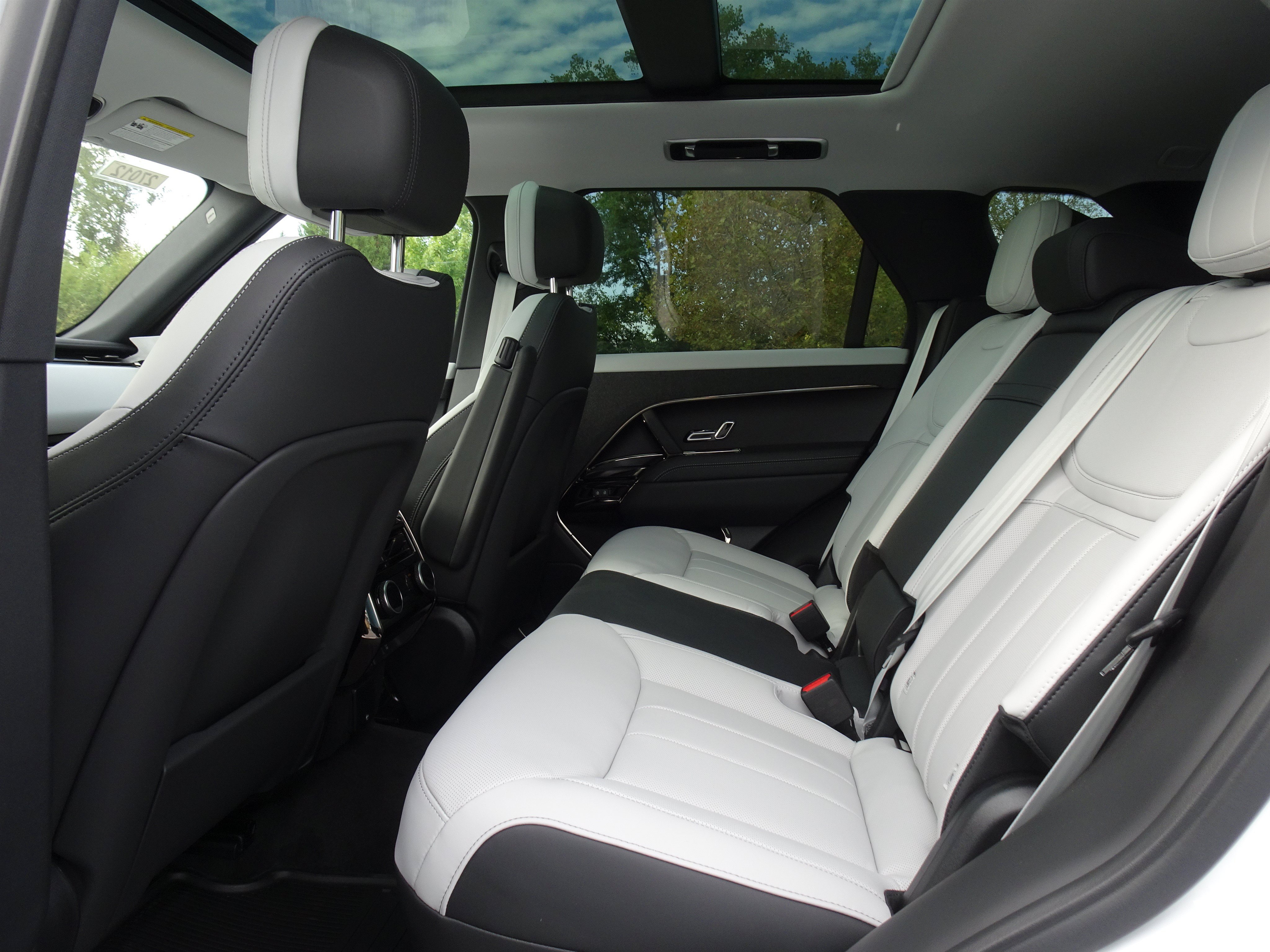 New 2027 Land Rover Range Rover Sport Battersea AWD/4WD image 20
