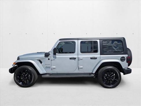Used 2023 Jeep Wrangler Sahara image 9