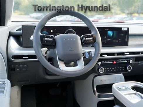 New 2026 Hyundai Ioniq 9 SEL image 17