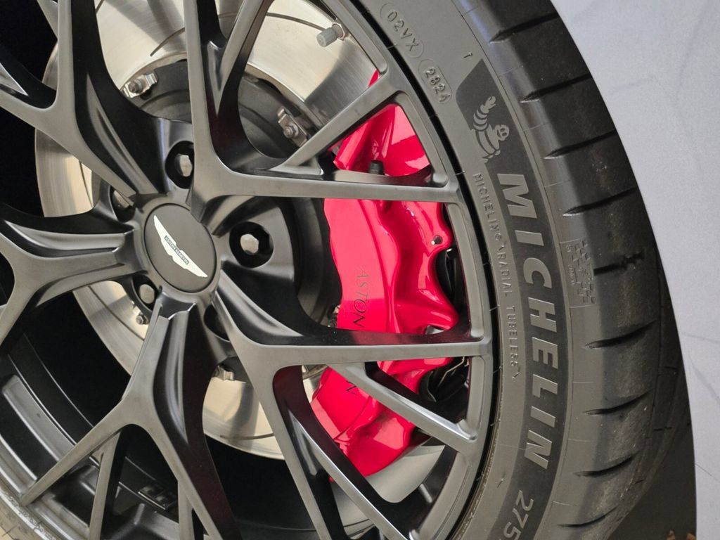 Used 2025 Aston Martin DB12 Coupe RWD image 14