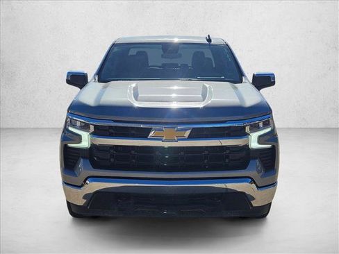Used 2025 Chevrolet Silverado 1500 LT image 2