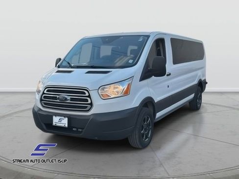 Used 2017 Ford Transit 350 XLT image 3