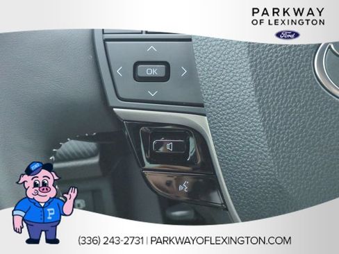 Used 2025 Toyota Camry SE w/ Convenience Package FWD image 16