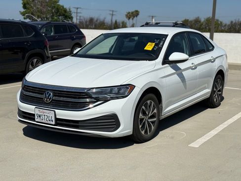 Used 2024 Volkswagen Jetta S image 4